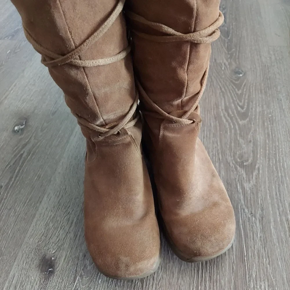 Vtg SKECHERS Tan Suede Leather Slouch Boot Mid Calf Tie Wrap Winter - Size 7